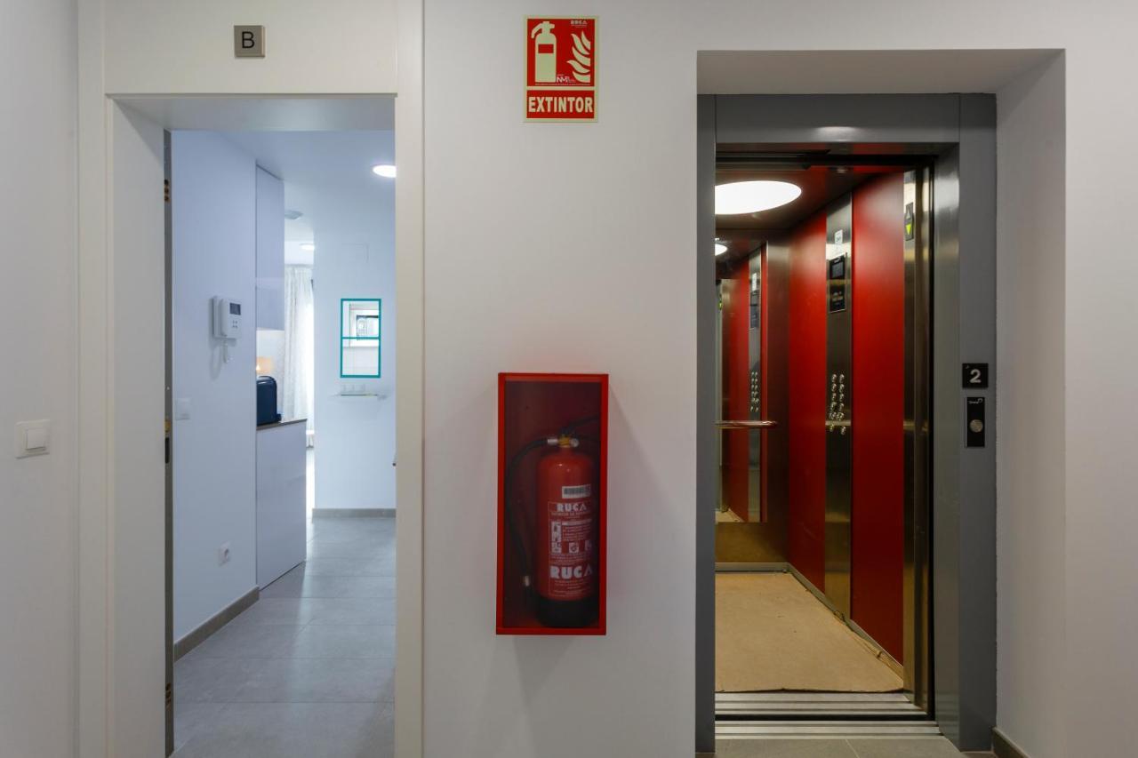 Poseidon Beach Apartment & Parking By Cadiz4Rentals エクステリア 写真