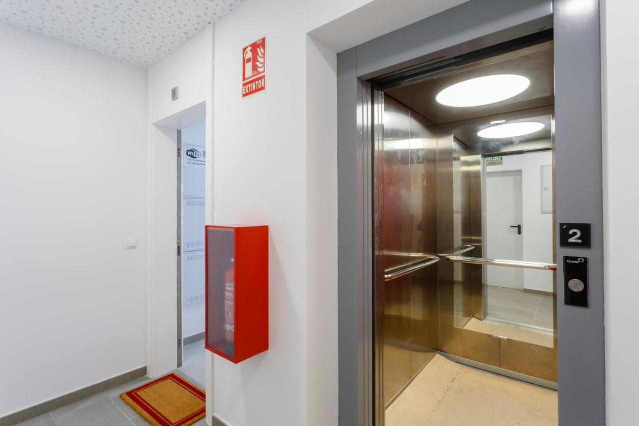 Poseidon Beach Apartment & Parking By Cadiz4Rentals エクステリア 写真